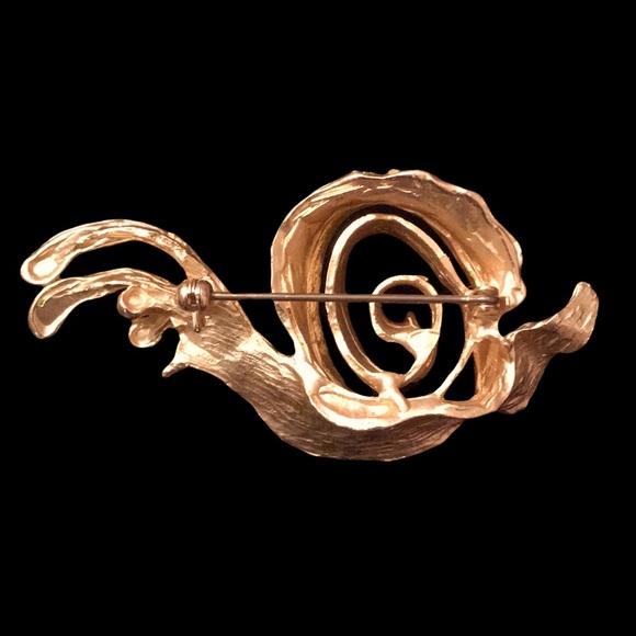 Vintage Gold Tone Snail Brooch - Picture 4 of 4